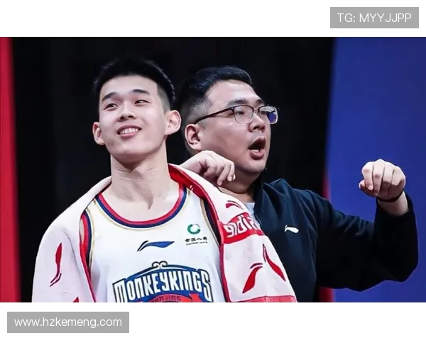 贾雷斯沃克的篮球之路：从新星到未来巨星的成长历程