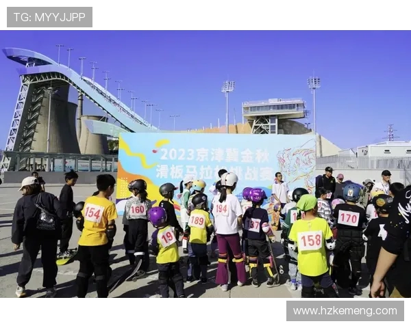 广州城市马拉松精彩点评滑板队默契配合展现团队精神与竞技魅力